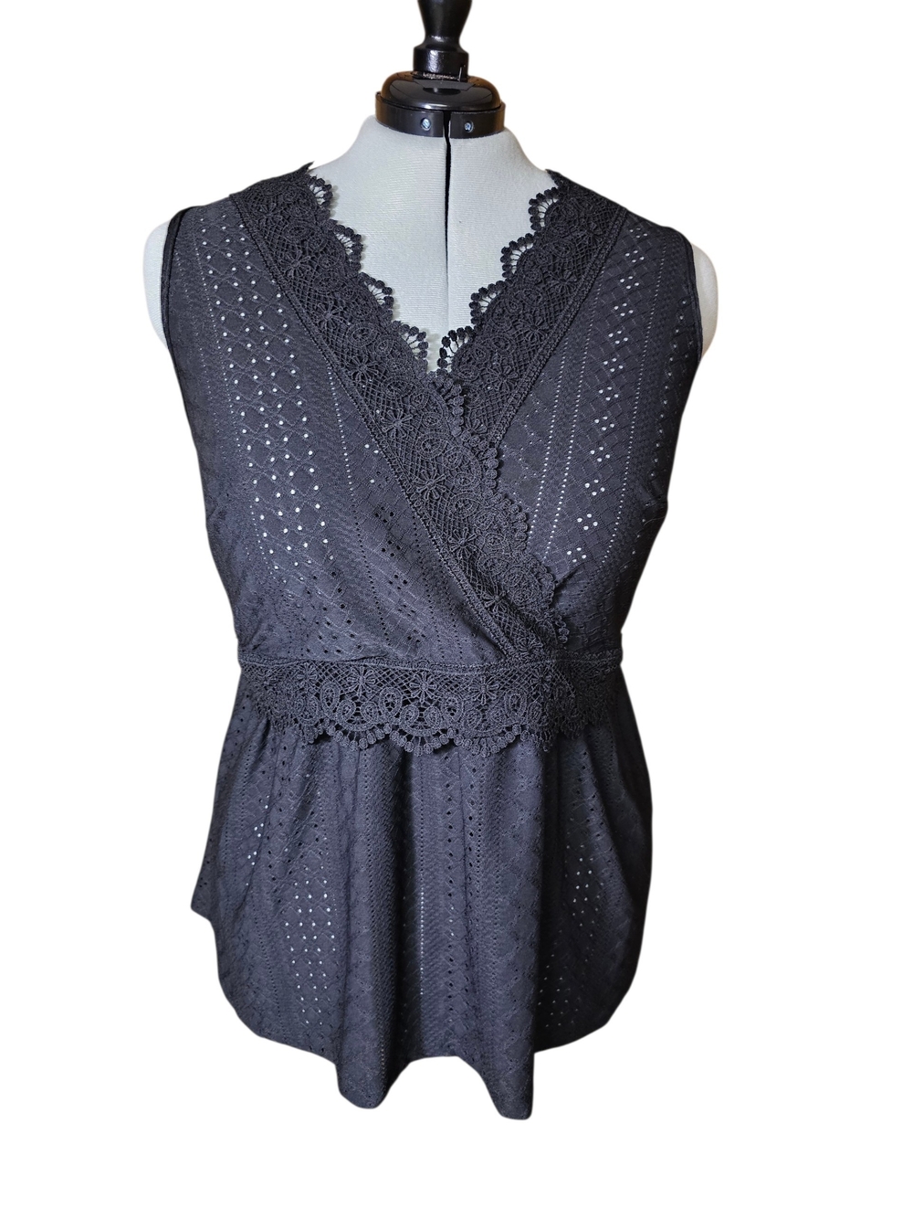 SHEIN Black Lace-Trim Eyelet Wrap Tank Top